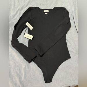 Babaton contour body suit NWT